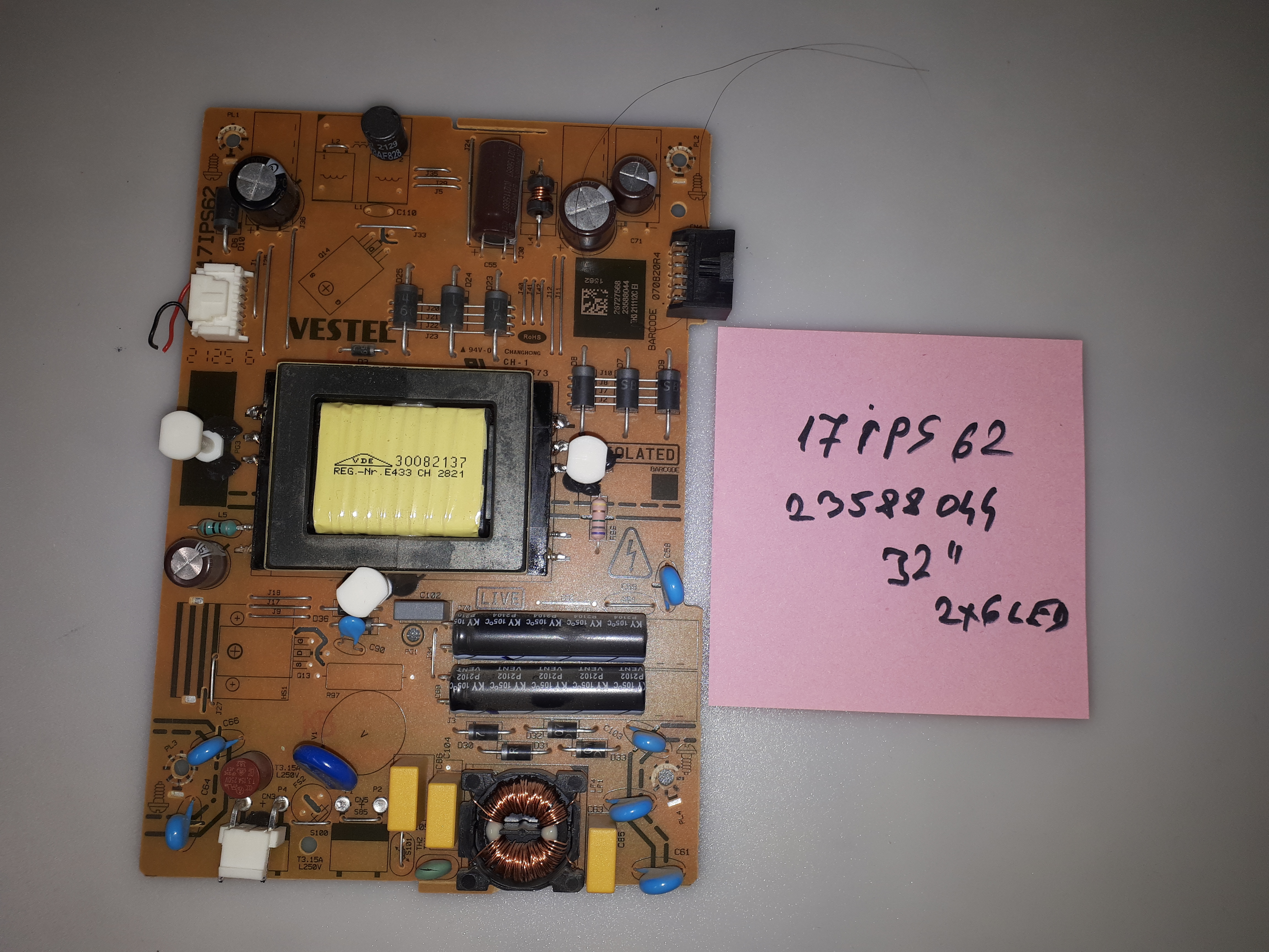 17IPS62 23588044  32"